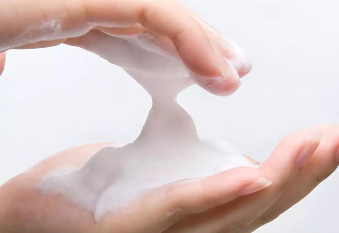 油性肌膚如何保濕補(bǔ)水？有哪些誤區(qū)？